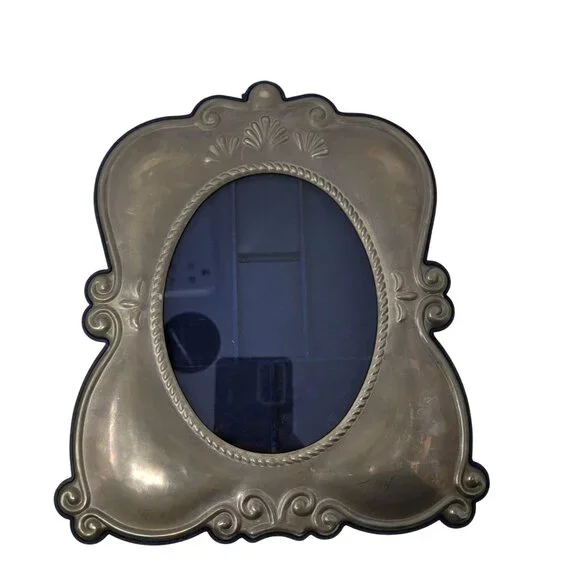 Vtg Ornate Silver-Plated Picture Frames Blue Velvet Easel Back‎ Oval 5x7 Set